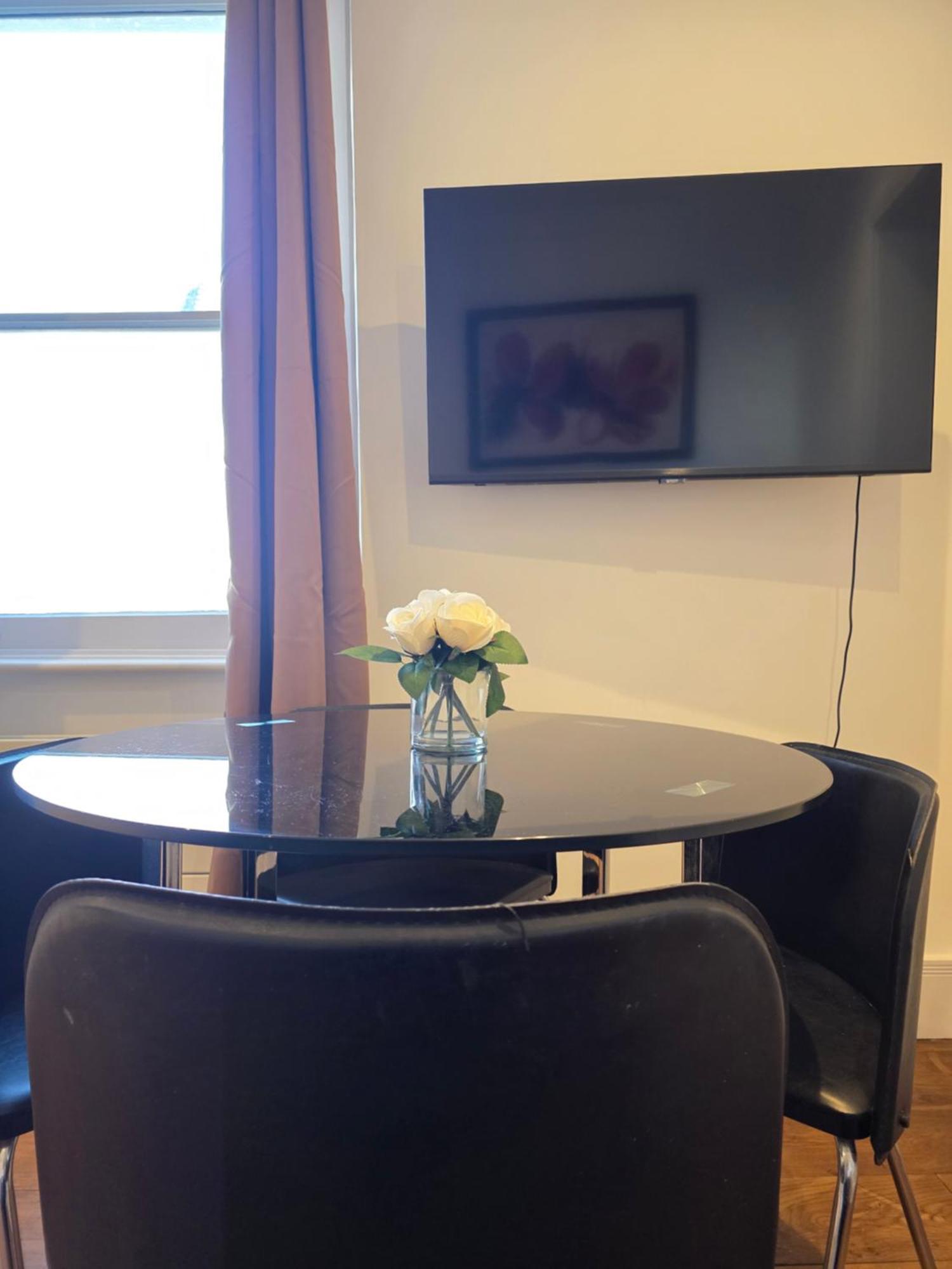 Charming 2 Bedroom Flat In Paddington * Londres