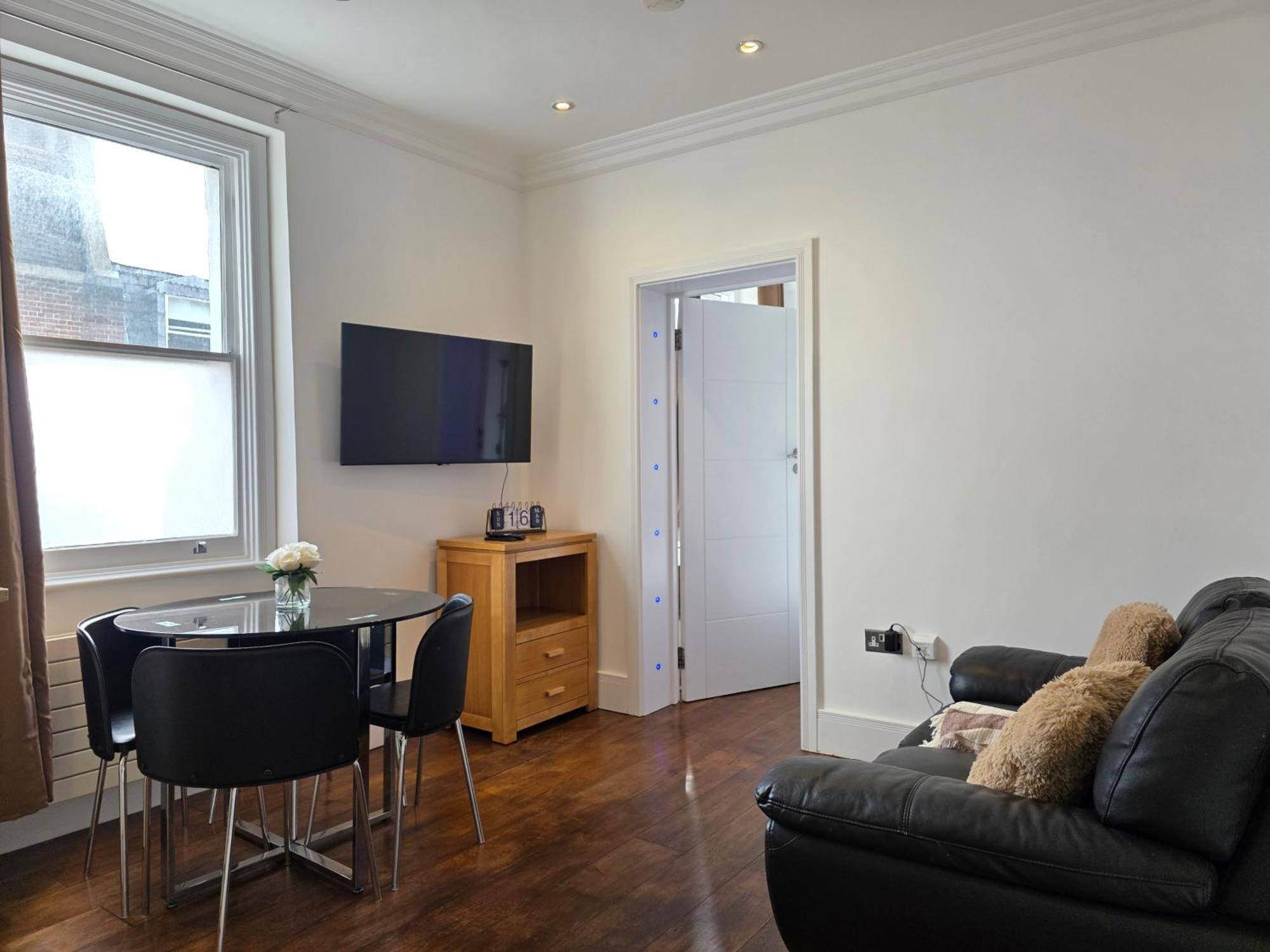 Charming 2 Bedroom Flat In Paddington Londres
